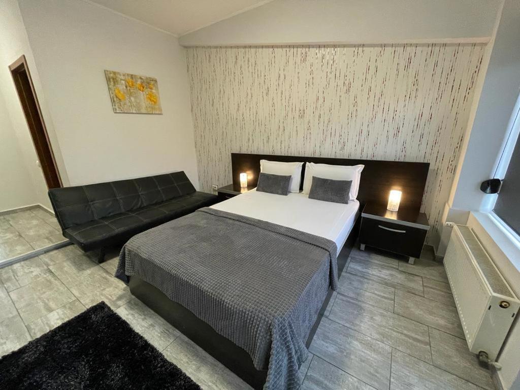 Hotel Rivoli ブカレスト エクステリア 写真