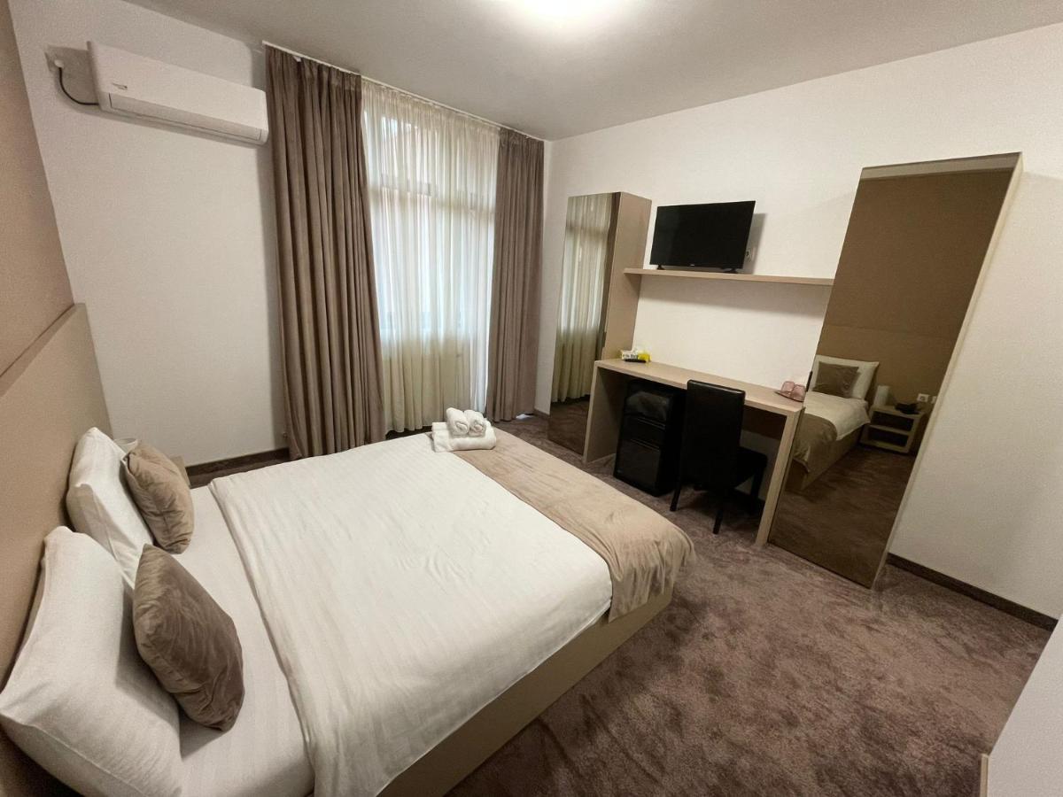 Hotel Rivoli ブカレスト エクステリア 写真