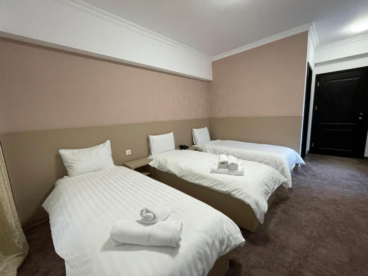 Hotel Rivoli ブカレスト エクステリア 写真