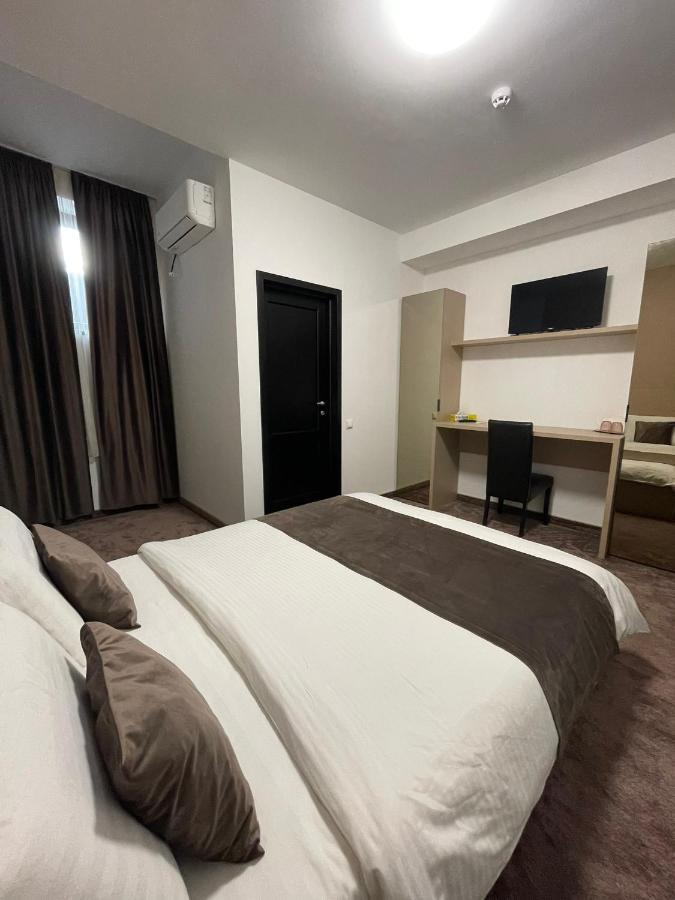Hotel Rivoli ブカレスト エクステリア 写真