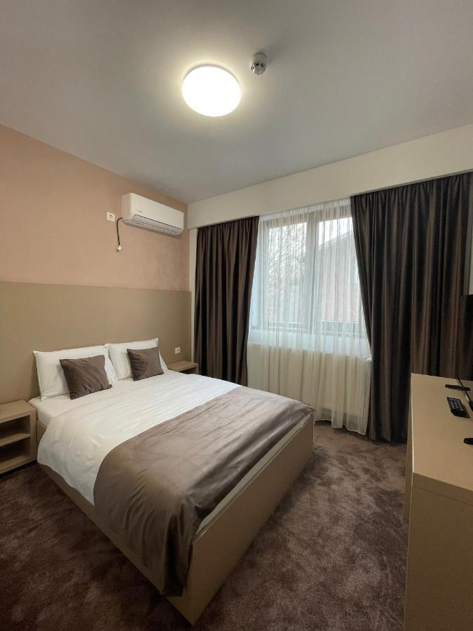 Hotel Rivoli ブカレスト エクステリア 写真